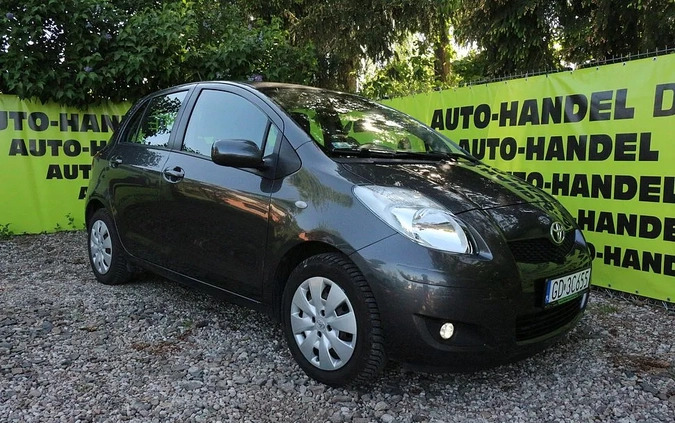 Toyota Yaris cena 18900 przebieg: 205000, rok produkcji 2009 z Siemianowice Śląskie małe 254